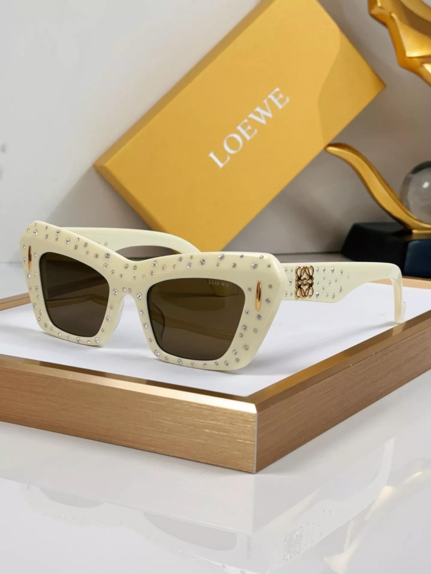 Sleek 3672 LOEWE AAA Quality Sunglasses