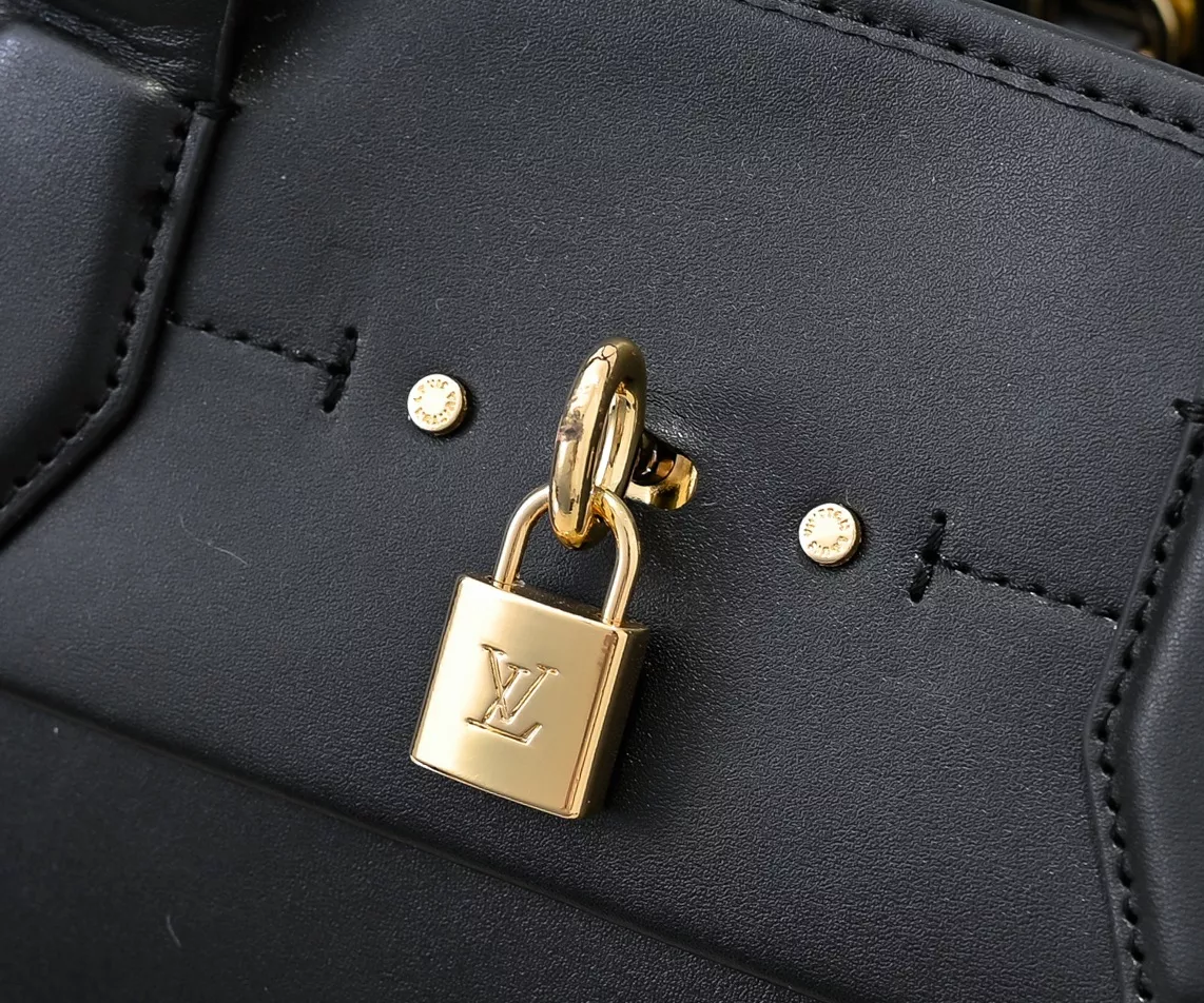 Sleek 3692 Louis Vuitton AAA Quality Handbags For Women