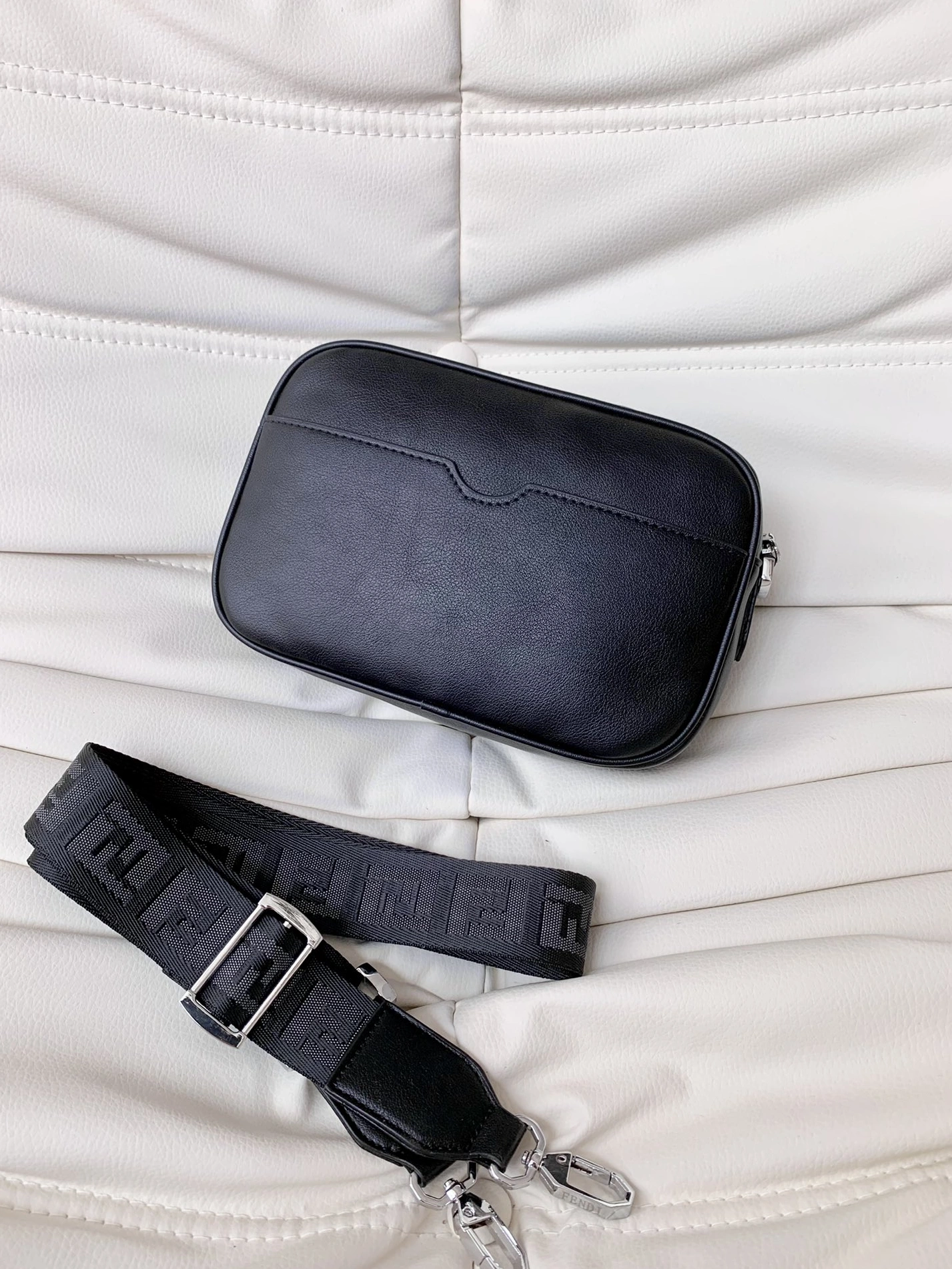 Sleek 3797 Fendi AAA Man Messenger Bags