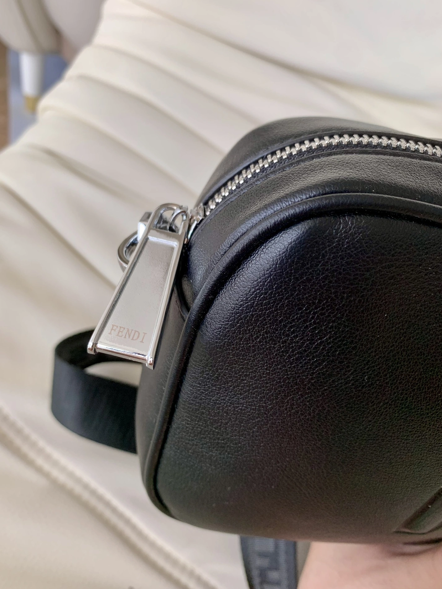 Sleek 3797 Fendi AAA Man Messenger Bags