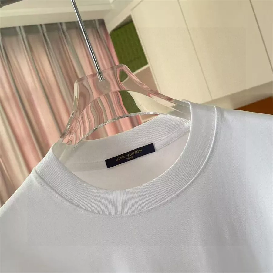 Sleek 390 Louis Vuitton LV T-Shirts Short Sleeved For Unisex
