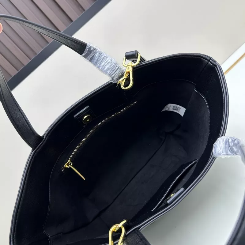 Sleek 3995 Celine AAA Quality Handbags For Women
