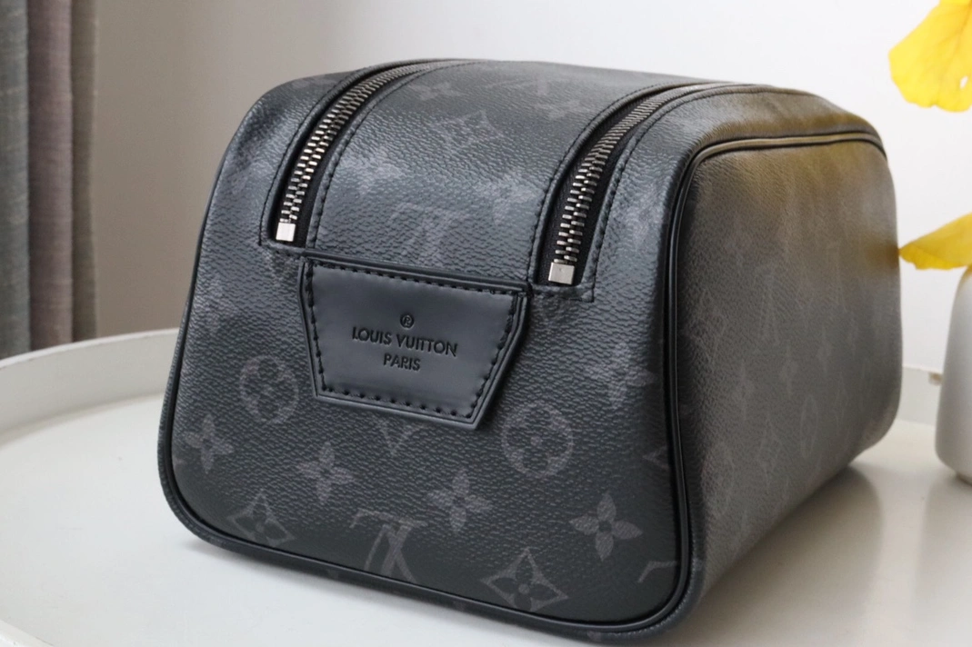 Sleek 4007 Louis Vuitton AAA Quality Handbags For Women