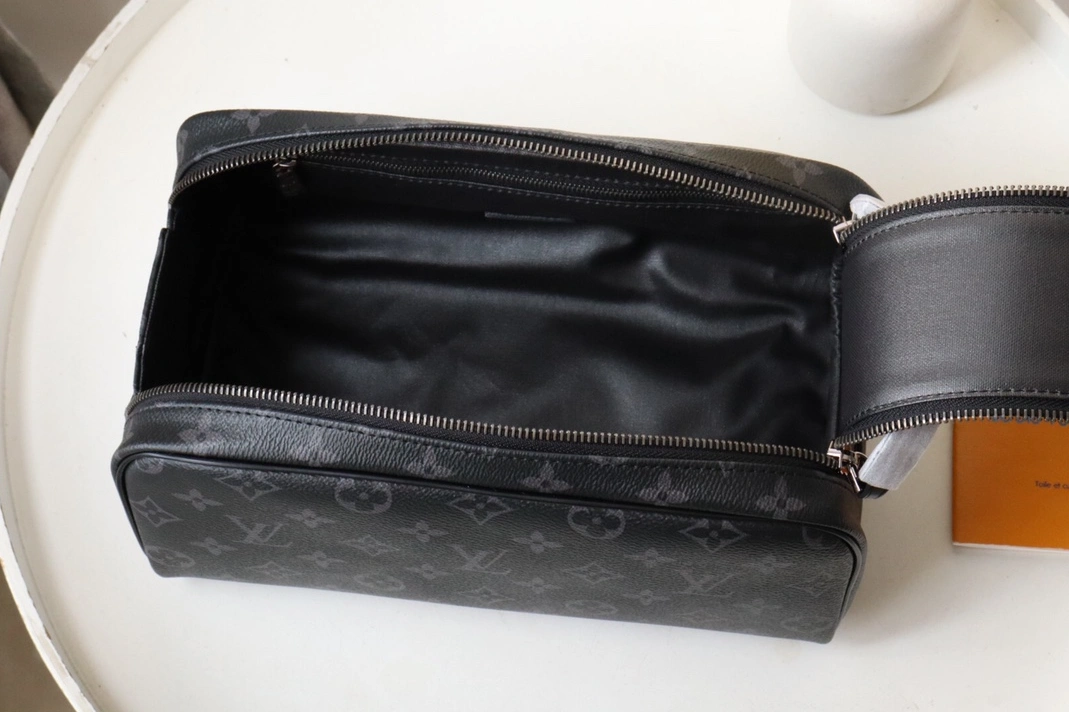 Sleek 4007 Louis Vuitton AAA Quality Handbags For Women