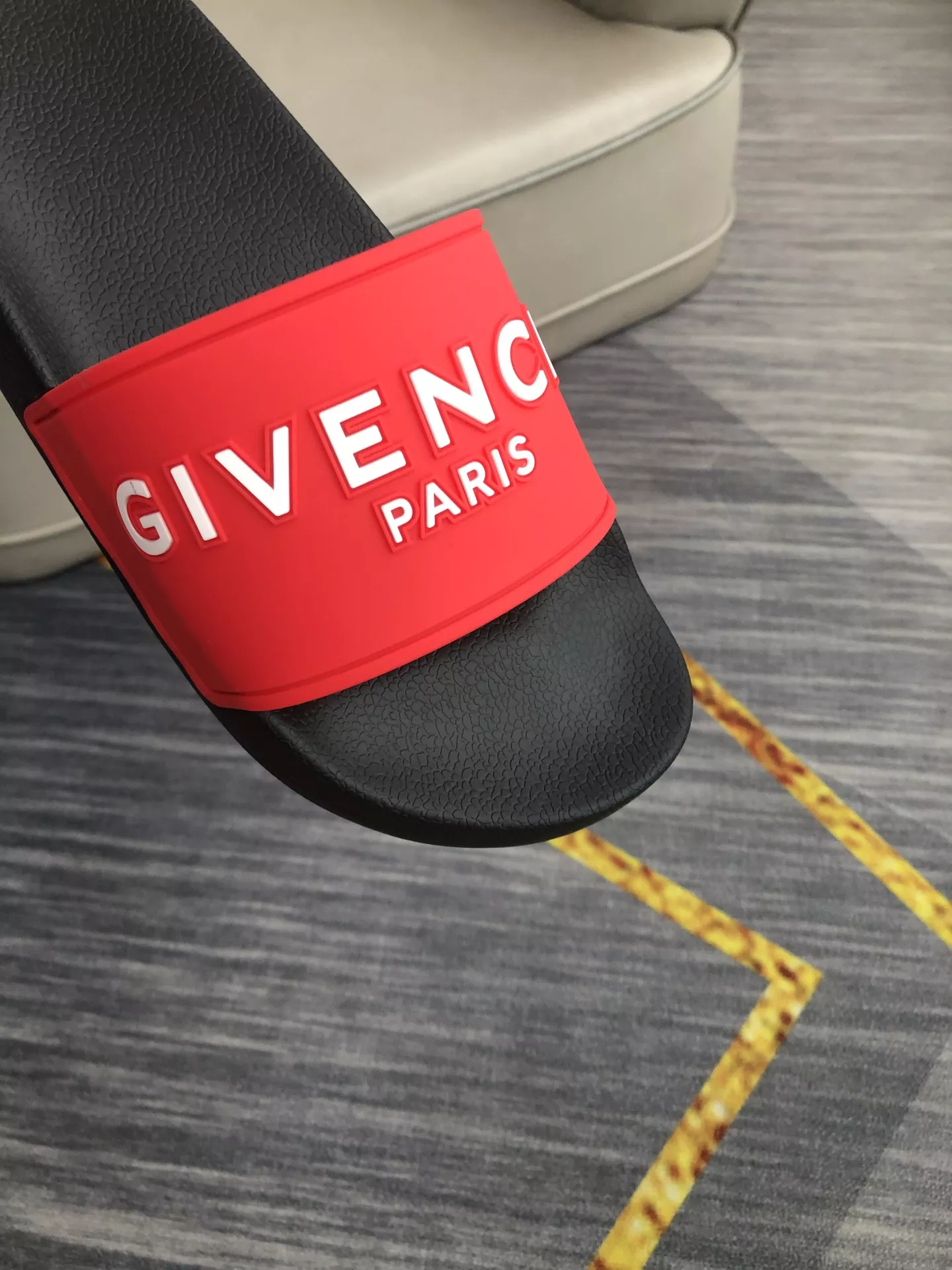 Sleek 4034 Givenchy Slippers For Men
