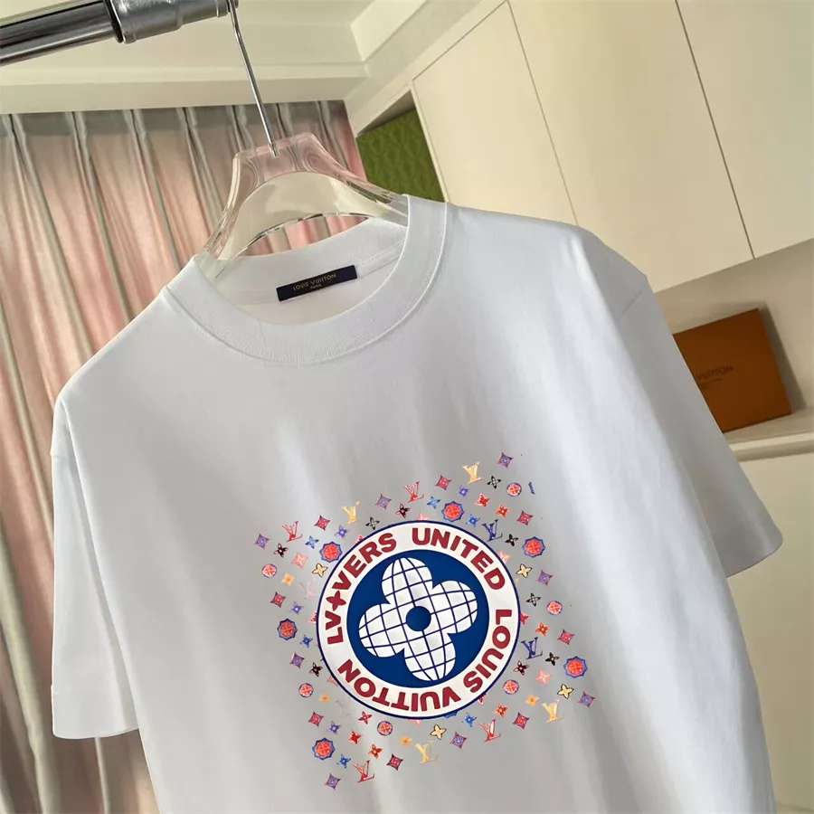 Sleek 4039 Louis Vuitton LV T-Shirts Short Sleeved For Unisex