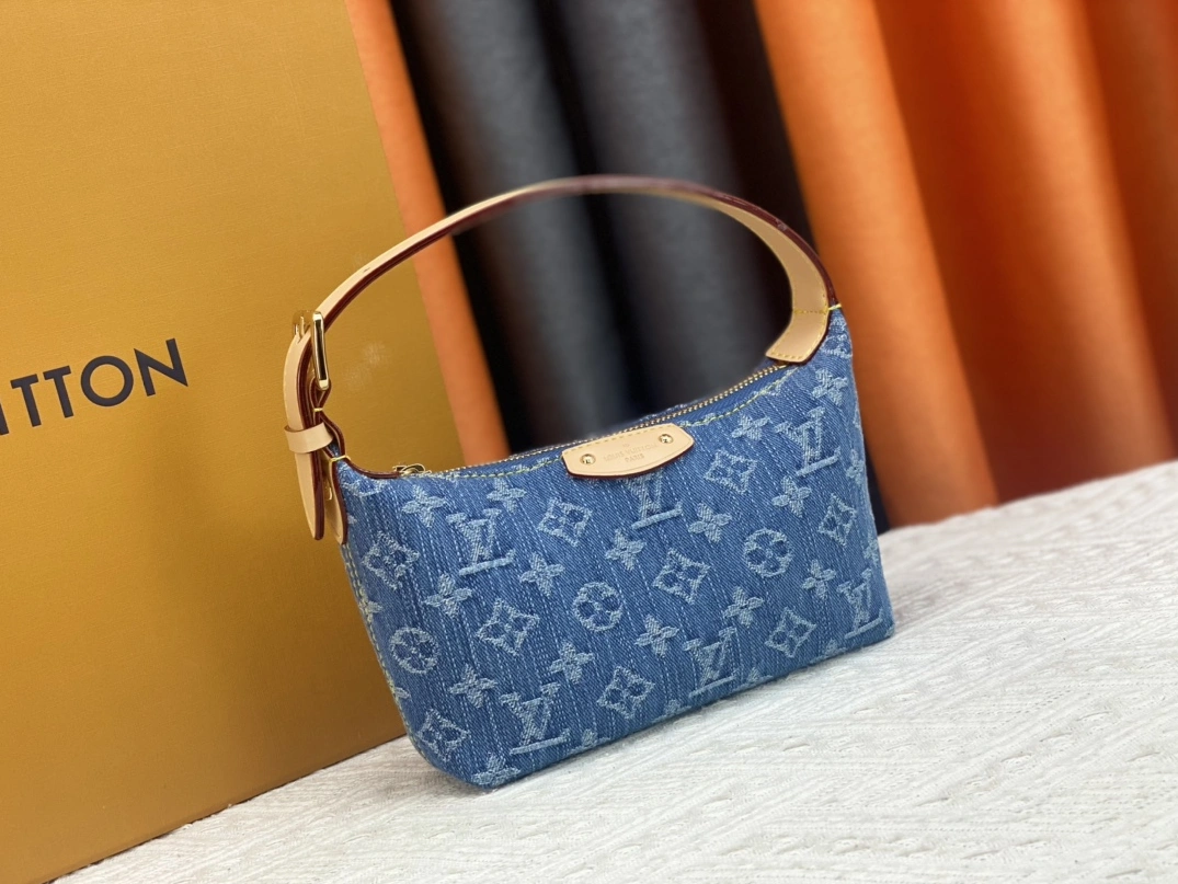 Sleek 4132 Louis Vuitton AAA Quality Shoulder Bags For Women