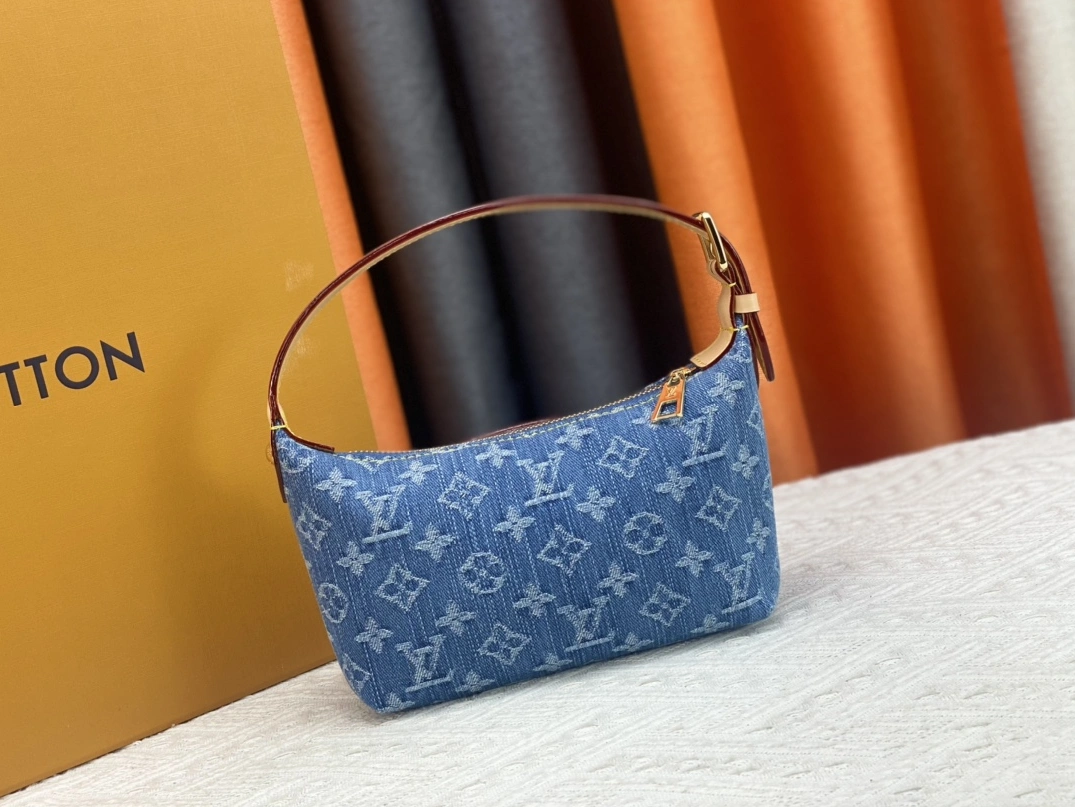 Sleek 4132 Louis Vuitton AAA Quality Shoulder Bags For Women