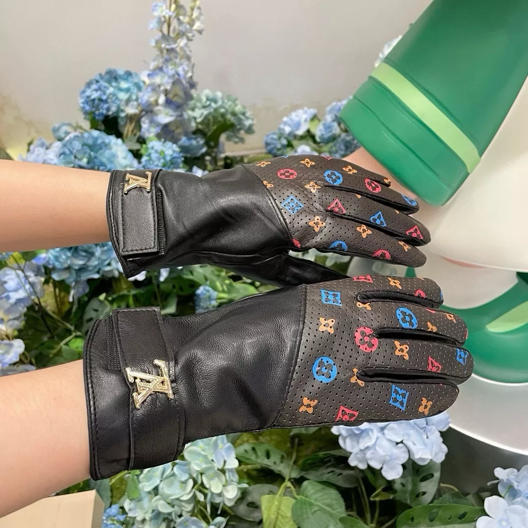 Sleek 4148 Louis Vuitton LV Gloves For Women