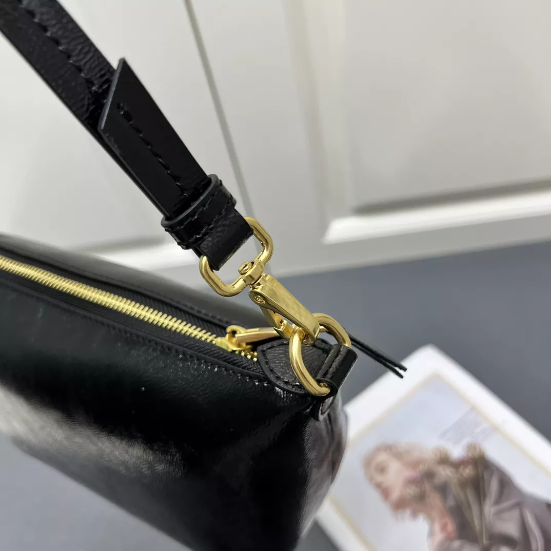 Sleek 4368 MIU MIU AAA Quality Shoulder Bags For Women
