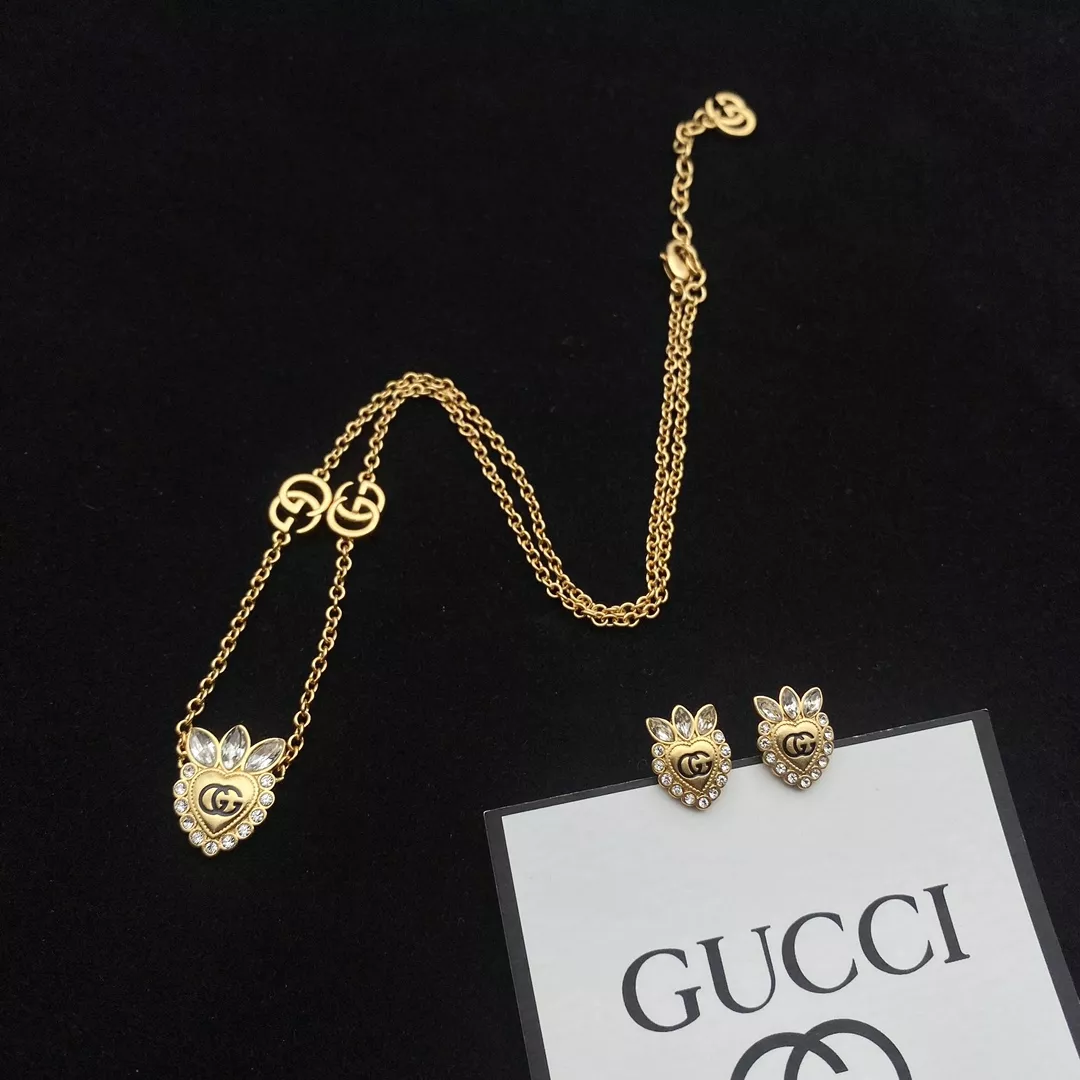Sleek 4457 Gucci Jewelry Set