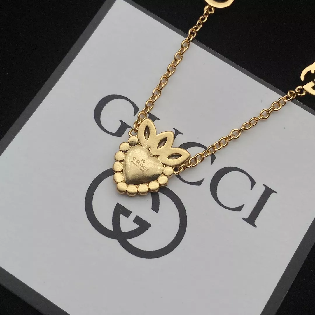 Sleek 4457 Gucci Jewelry Set