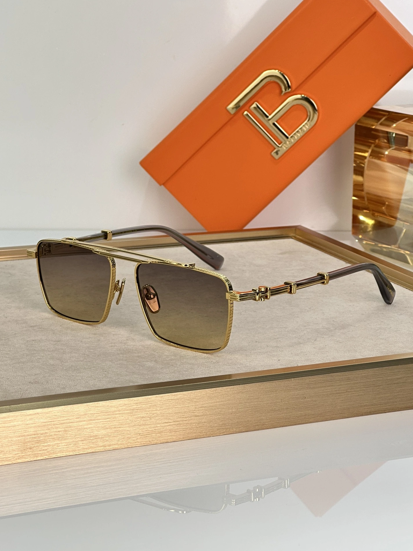Sleek 4565 Balmain AAA Quality Sunglasses