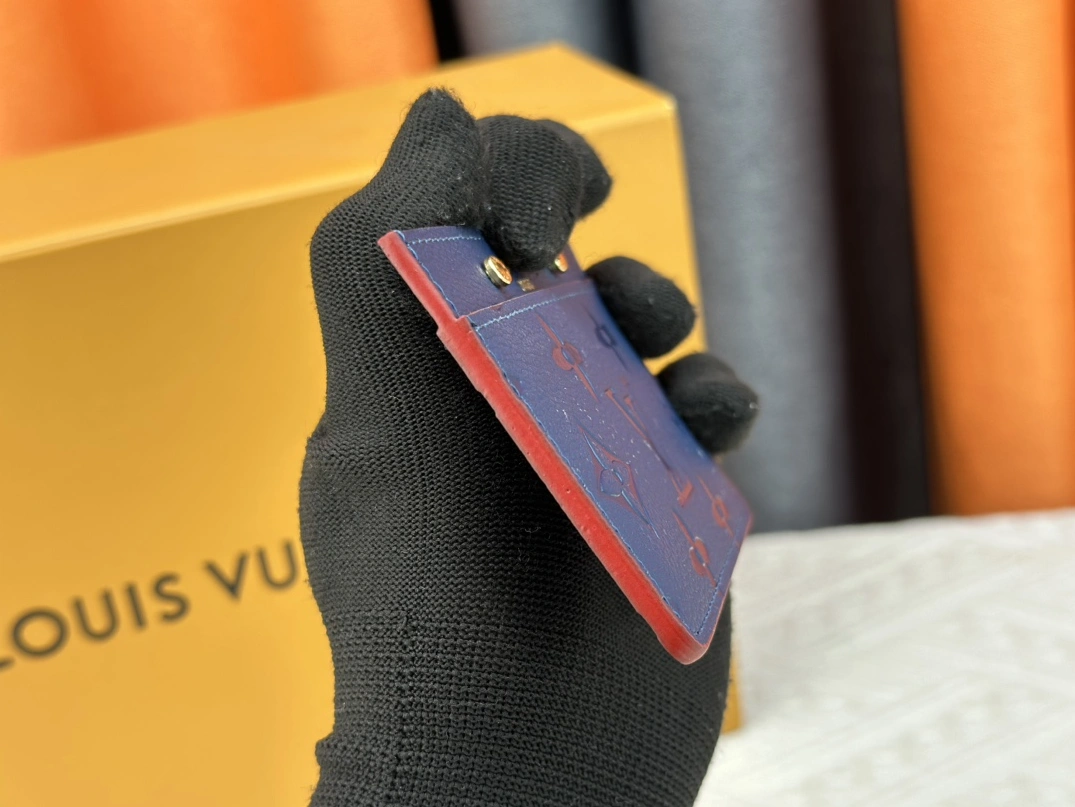 Sleek 4649 Louis Vuitton LV Card Case For Women