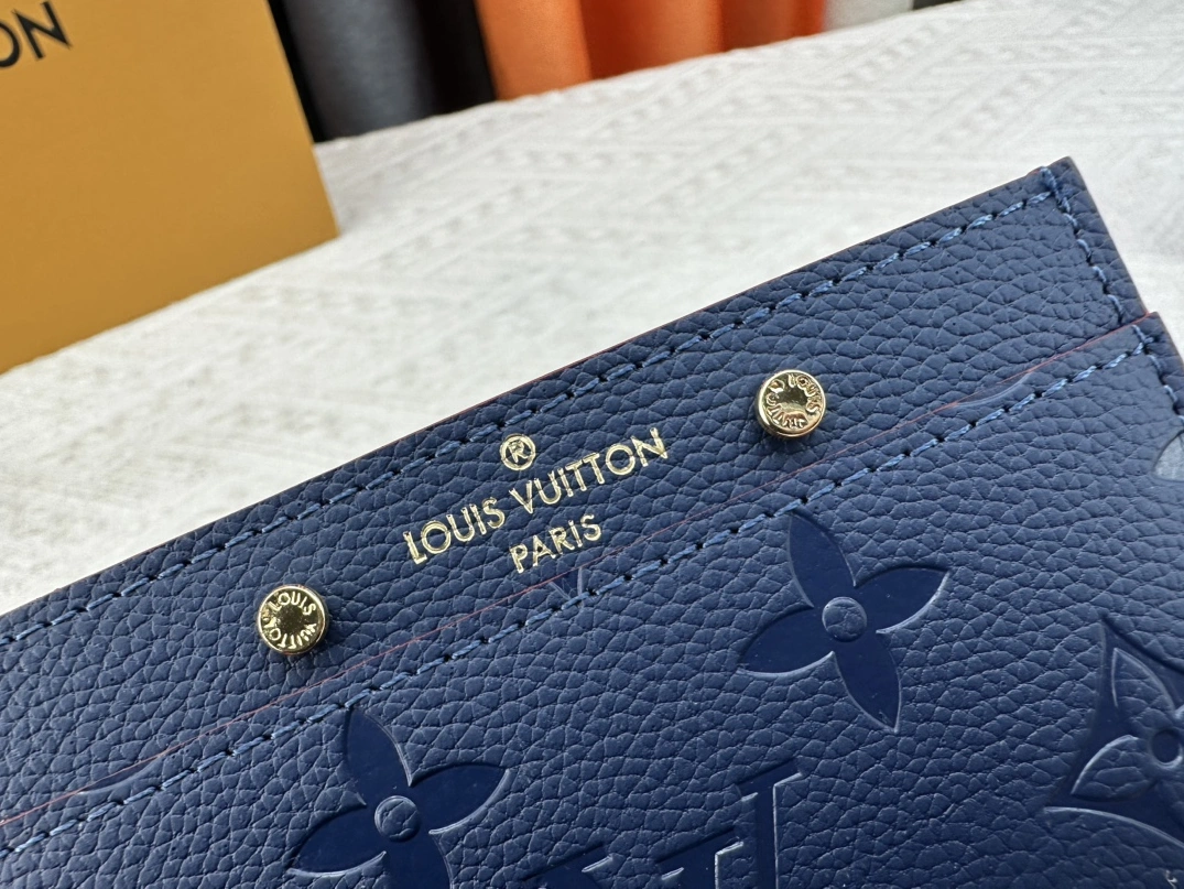 Sleek 4649 Louis Vuitton LV Card Case For Women