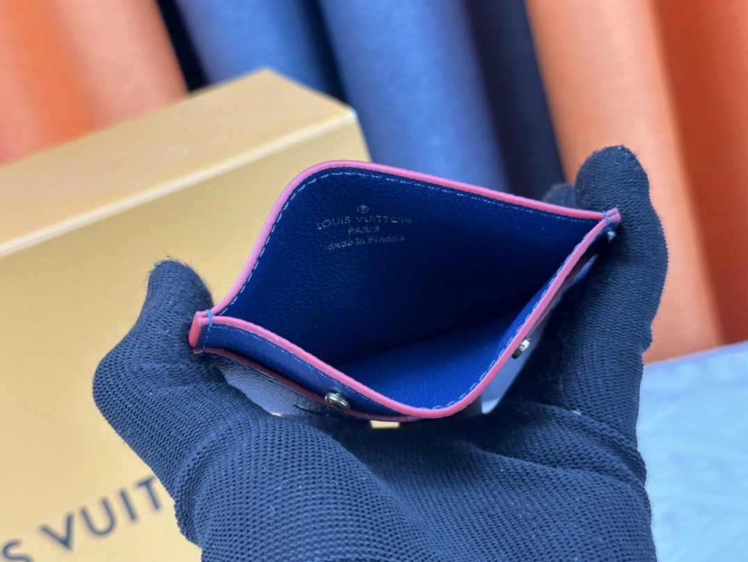 Sleek 4649 Louis Vuitton LV Card Case For Women