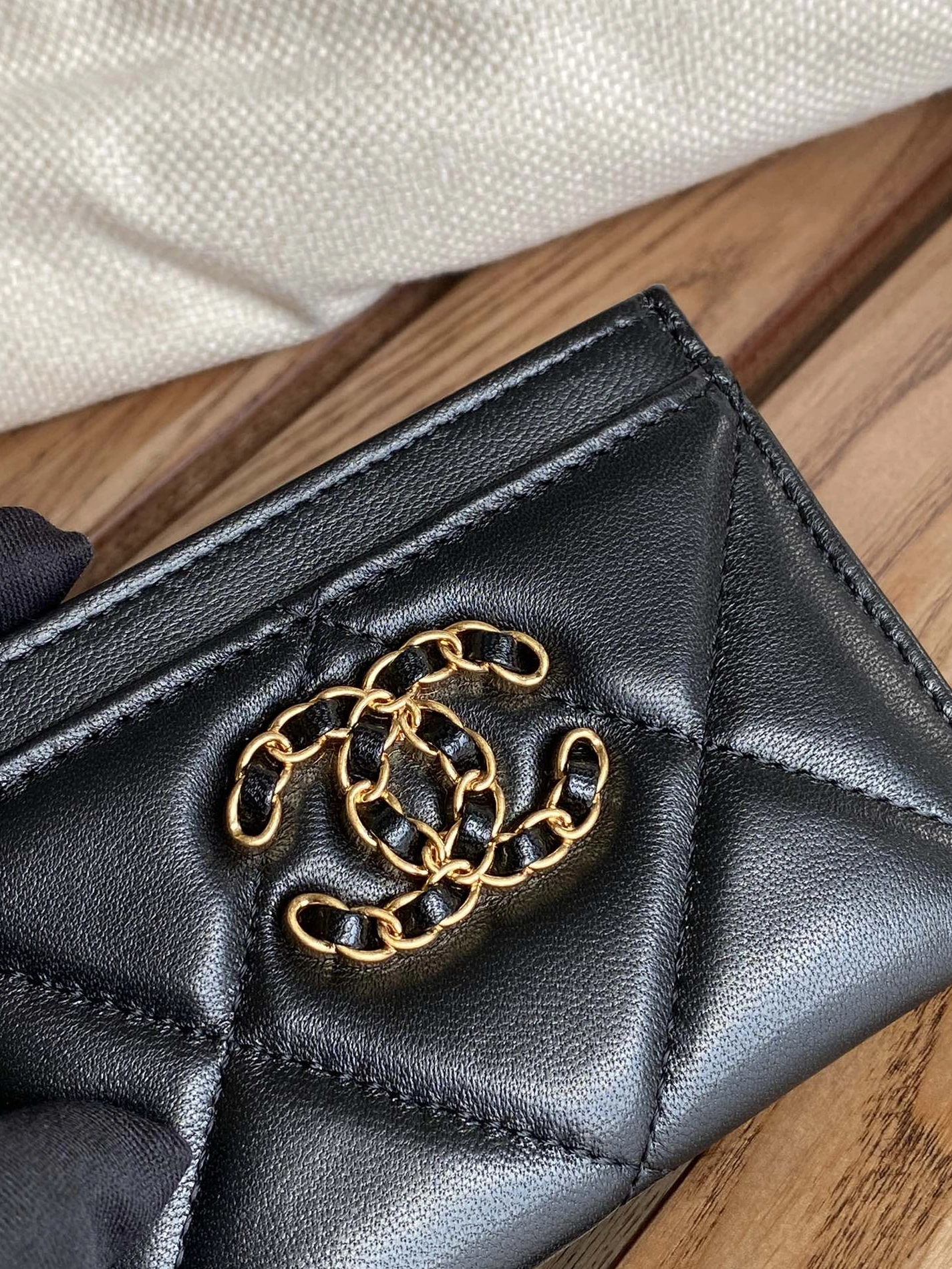 Sleek 478 Chanel Card Case