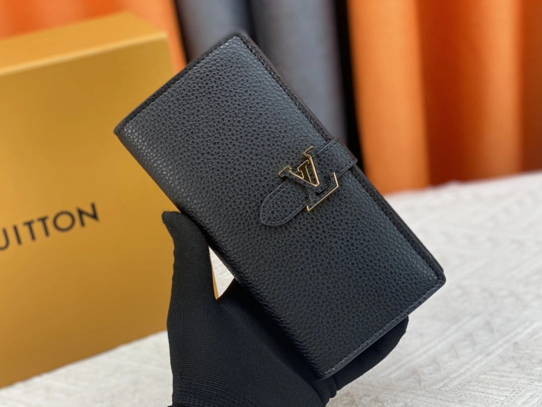 Sleek 4846 Louis Vuitton AAA Quality Wallets