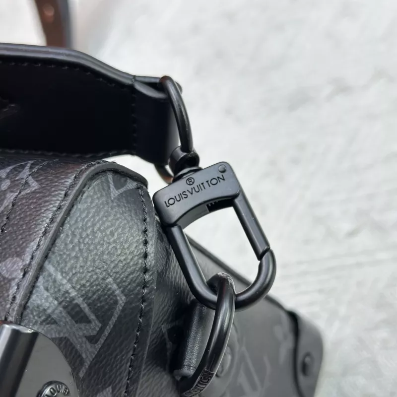 Sleek 5226 Louis Vuitton AAA Quality Messenger Bags For Women