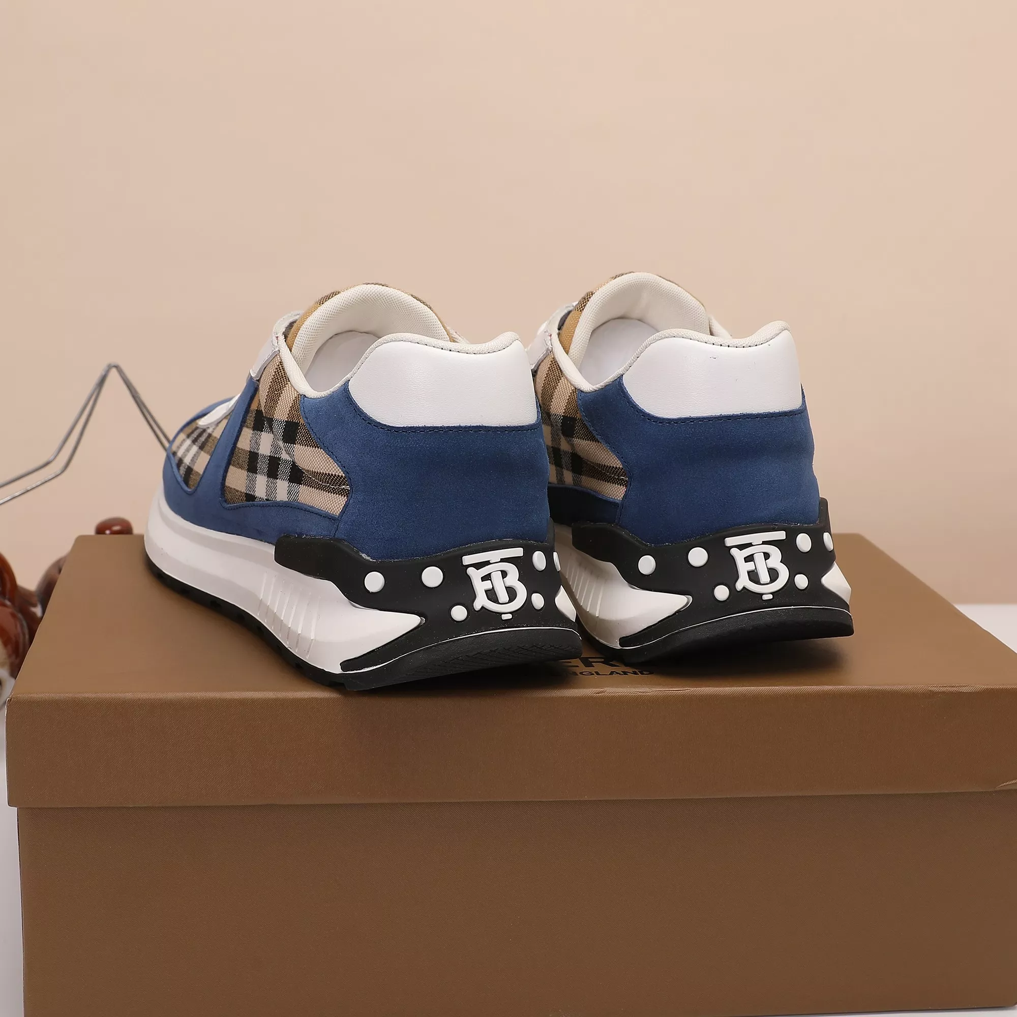 Sleek 551 Burberry Casual Shoes For Men