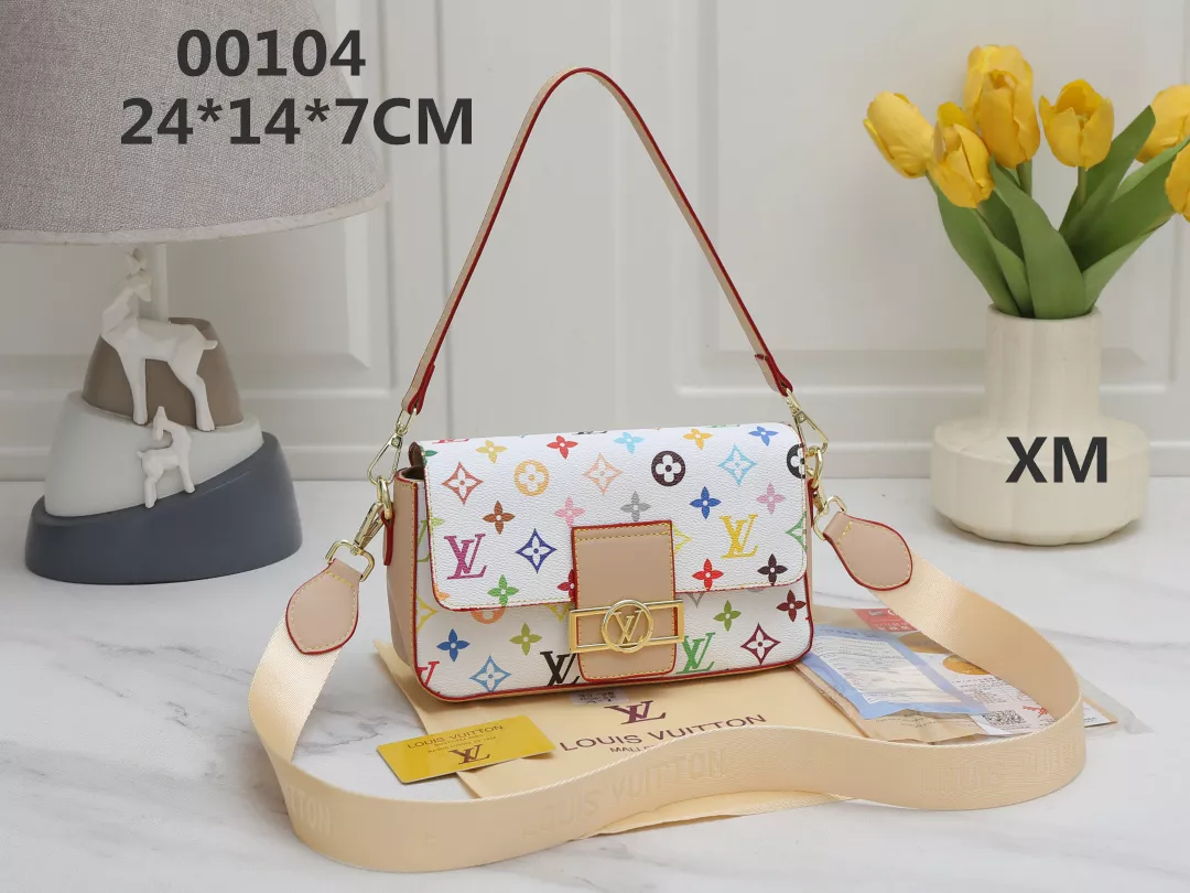 Sleek 560 Louis Vuitton Messenger Bags For Women
