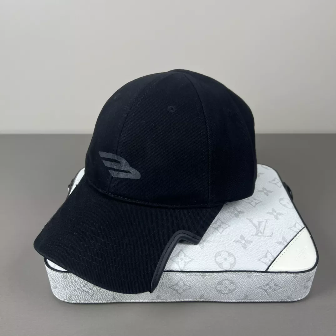 Sleek 5645 Balenciaga Caps
