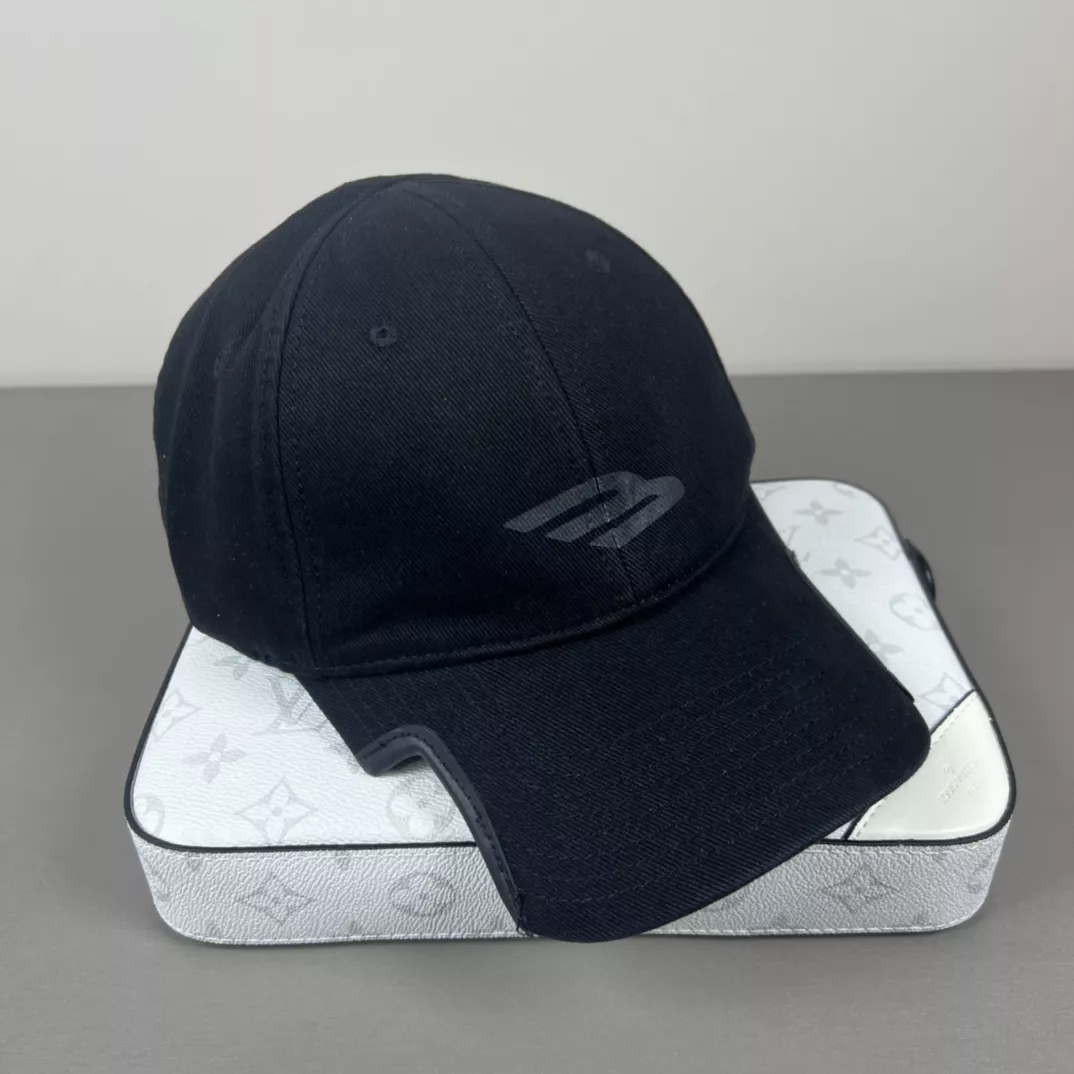 Sleek 5645 Balenciaga Caps