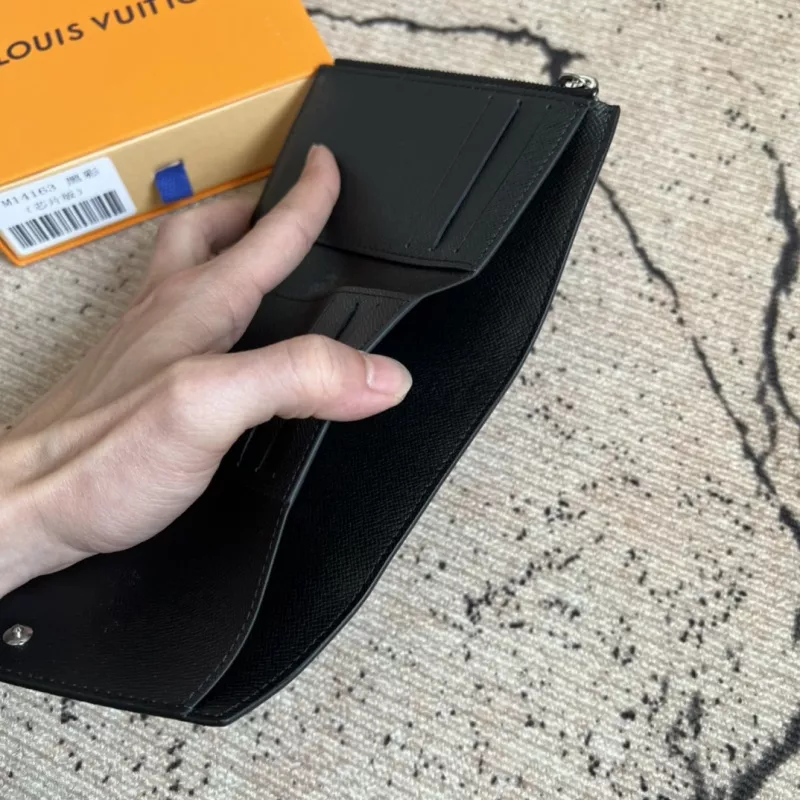 Sleek 5710 Louis Vuitton AAA Quality Card Case For Women