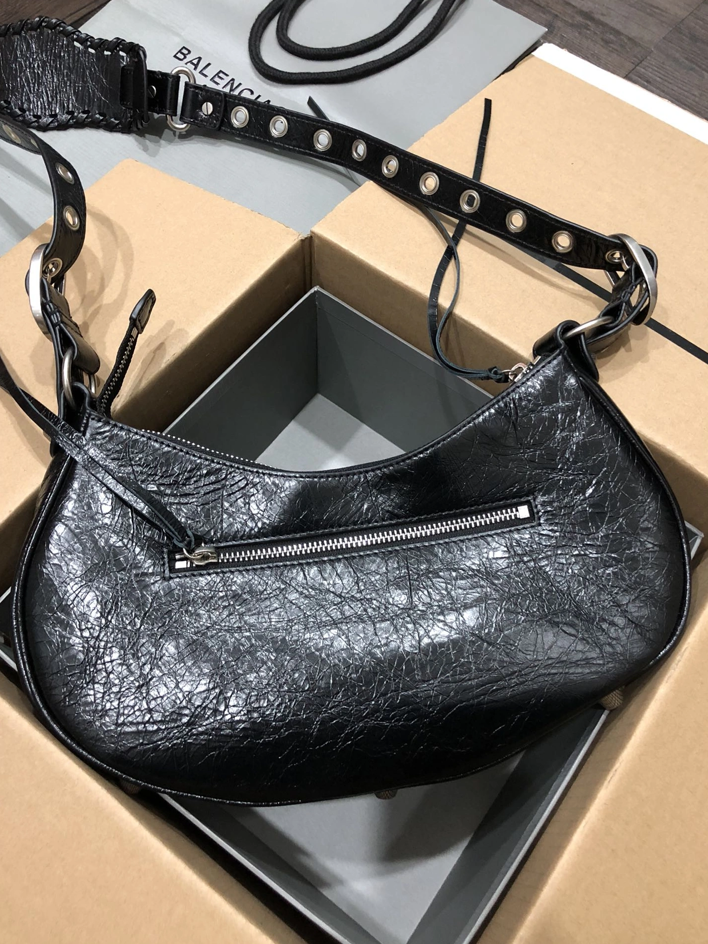 Sleek 5865 Balenciaga AAA Quality Messenger Bags For Women