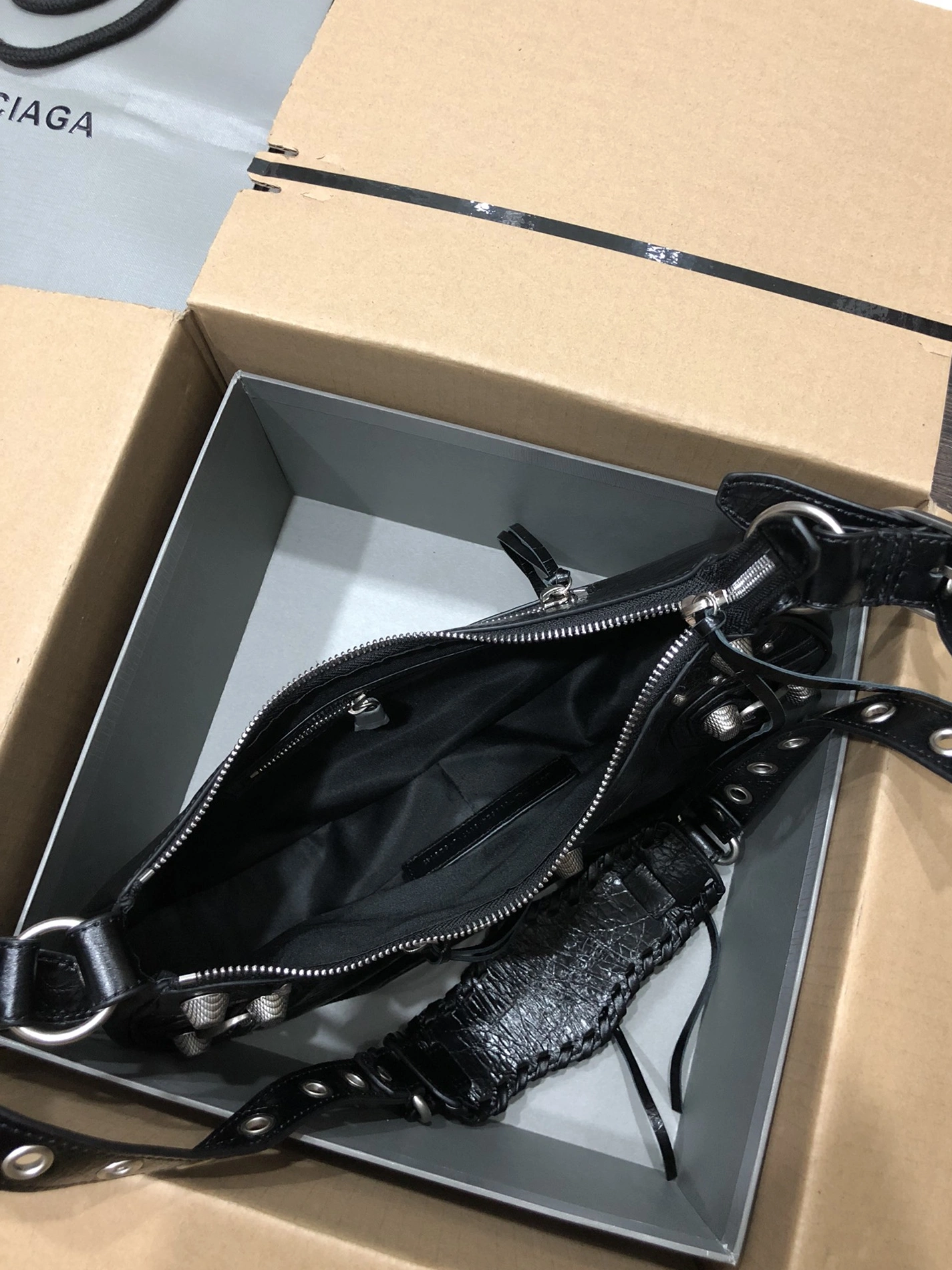 Sleek 5865 Balenciaga AAA Quality Messenger Bags For Women