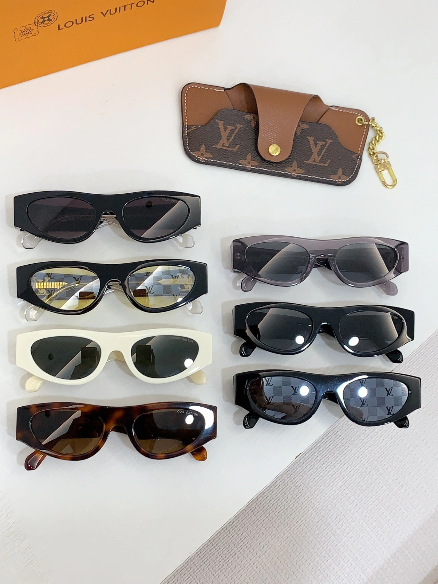 Sleek 587 Louis Vuitton AAA Quality Sunglasses