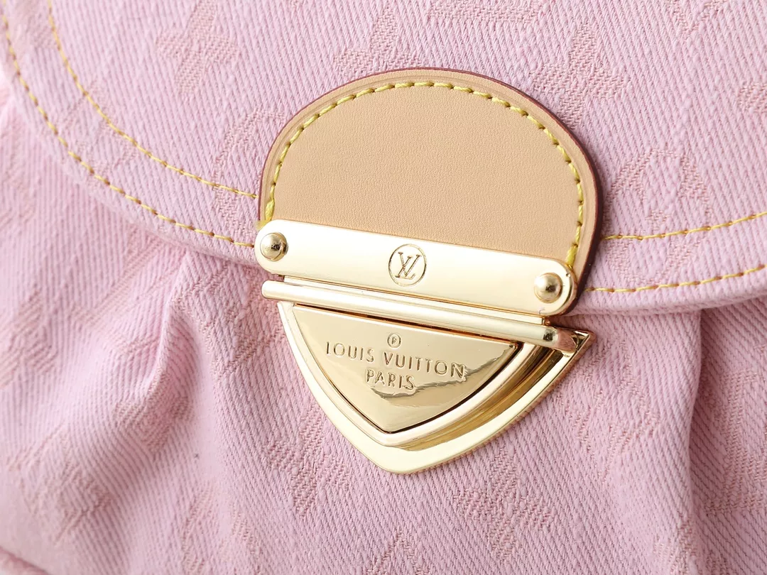 Sleek 5876 Louis Vuitton Messenger Bags For Women
