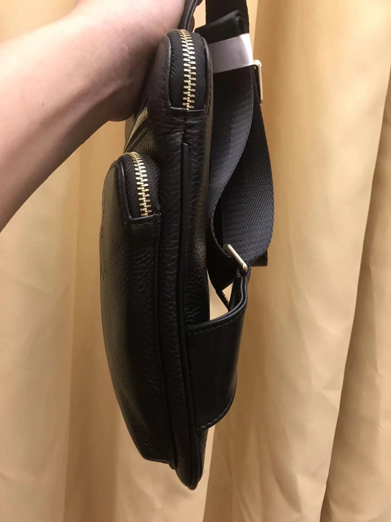 Sleek 6147 Louis Vuitton AAA Man Messenger Bags