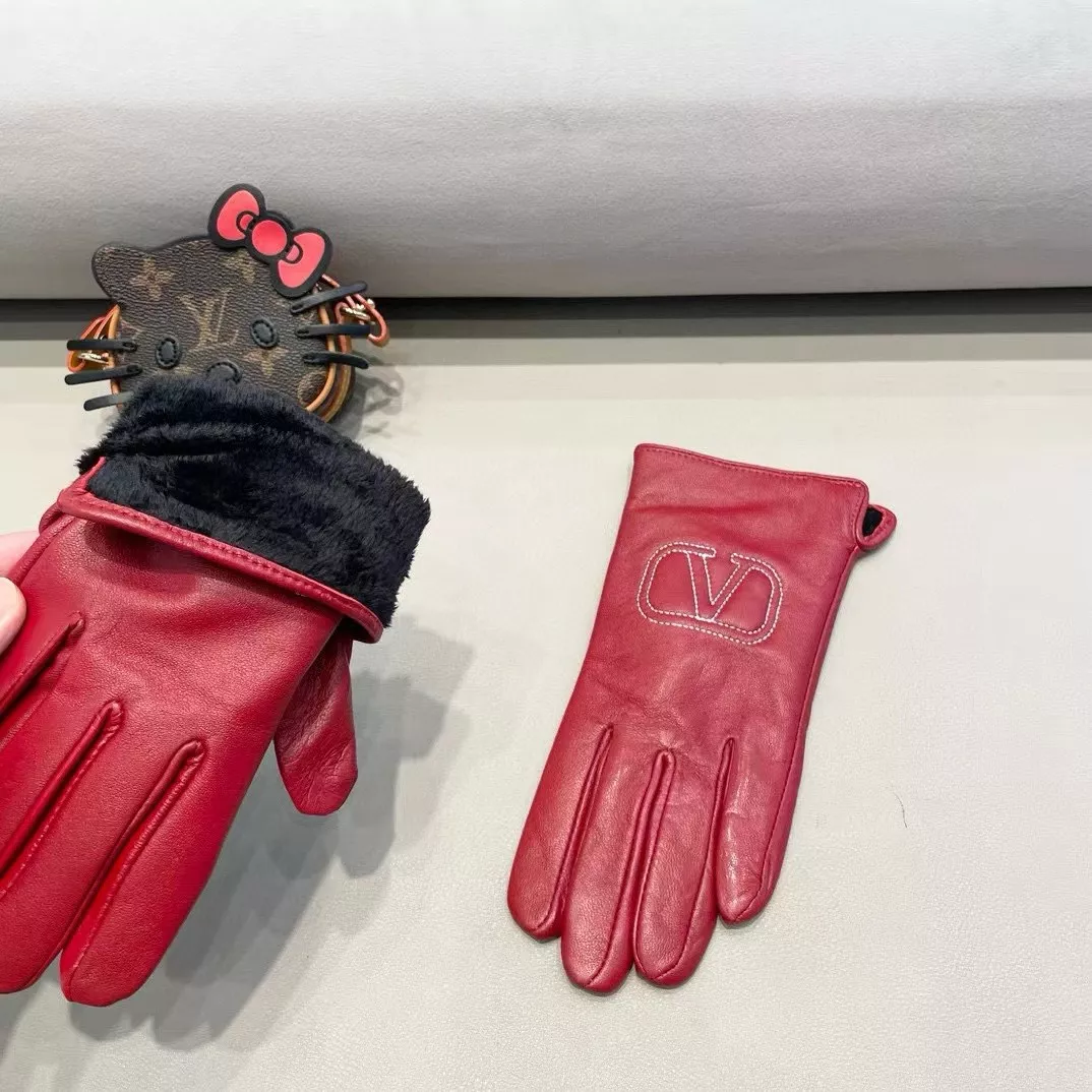 Sleek 635 Valentino Gloves For Women