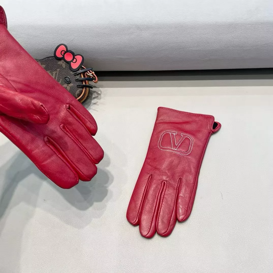 Sleek 635 Valentino Gloves For Women