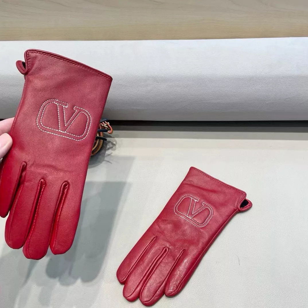Sleek 635 Valentino Gloves For Women