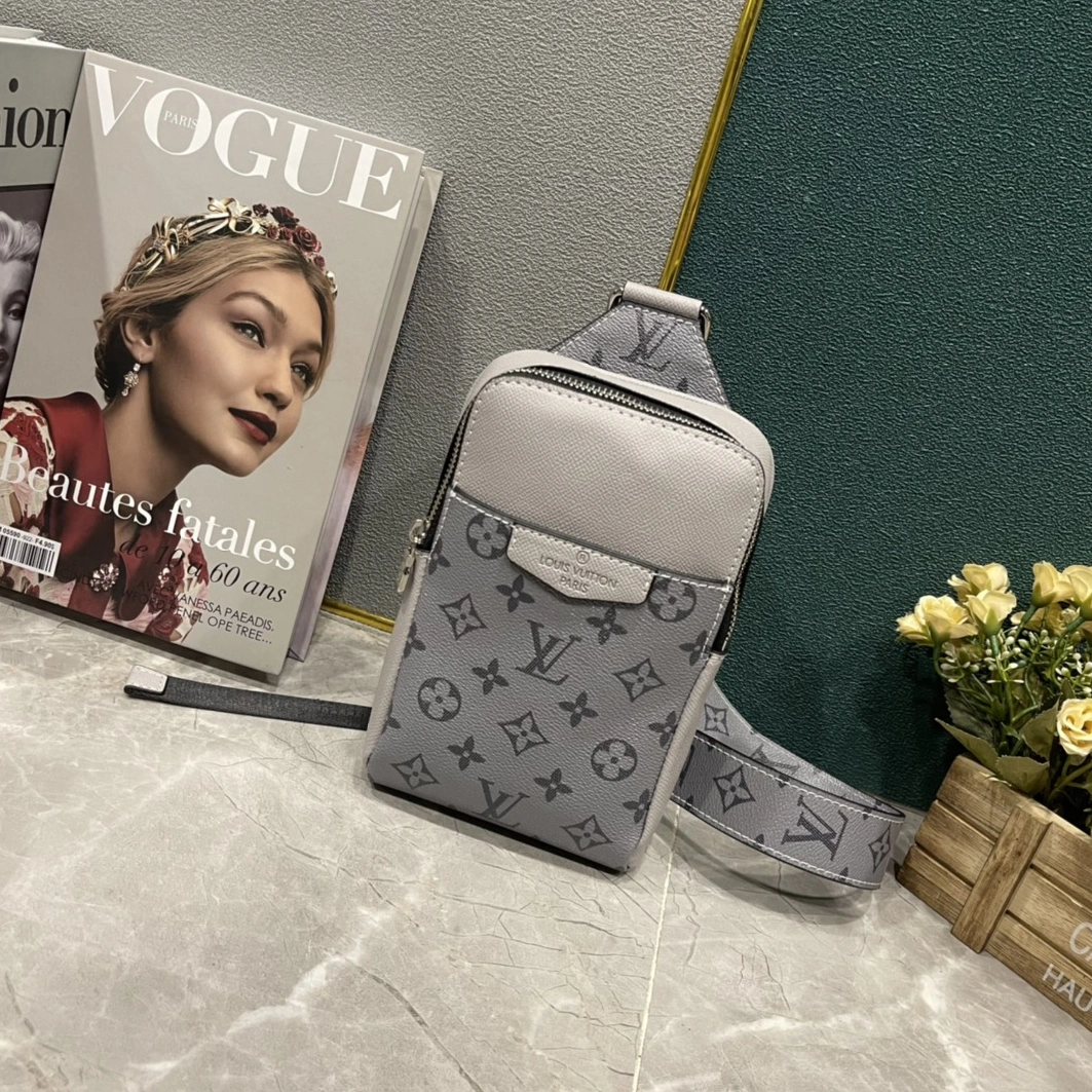 Sleek 6379 Louis Vuitton AAA Man Messenger Bags