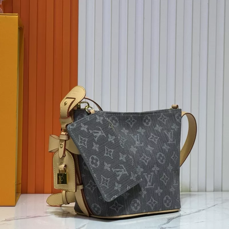 Sleek 6547 Louis Vuitton AAA Quality Messenger Bags For Women