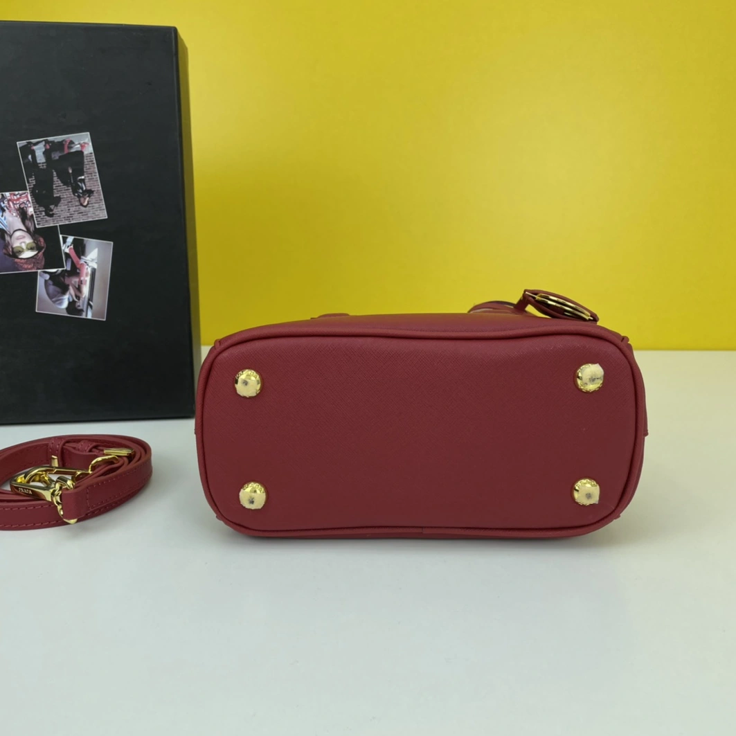 Sleek 6551 Prada AAA Quality Handbags For Women