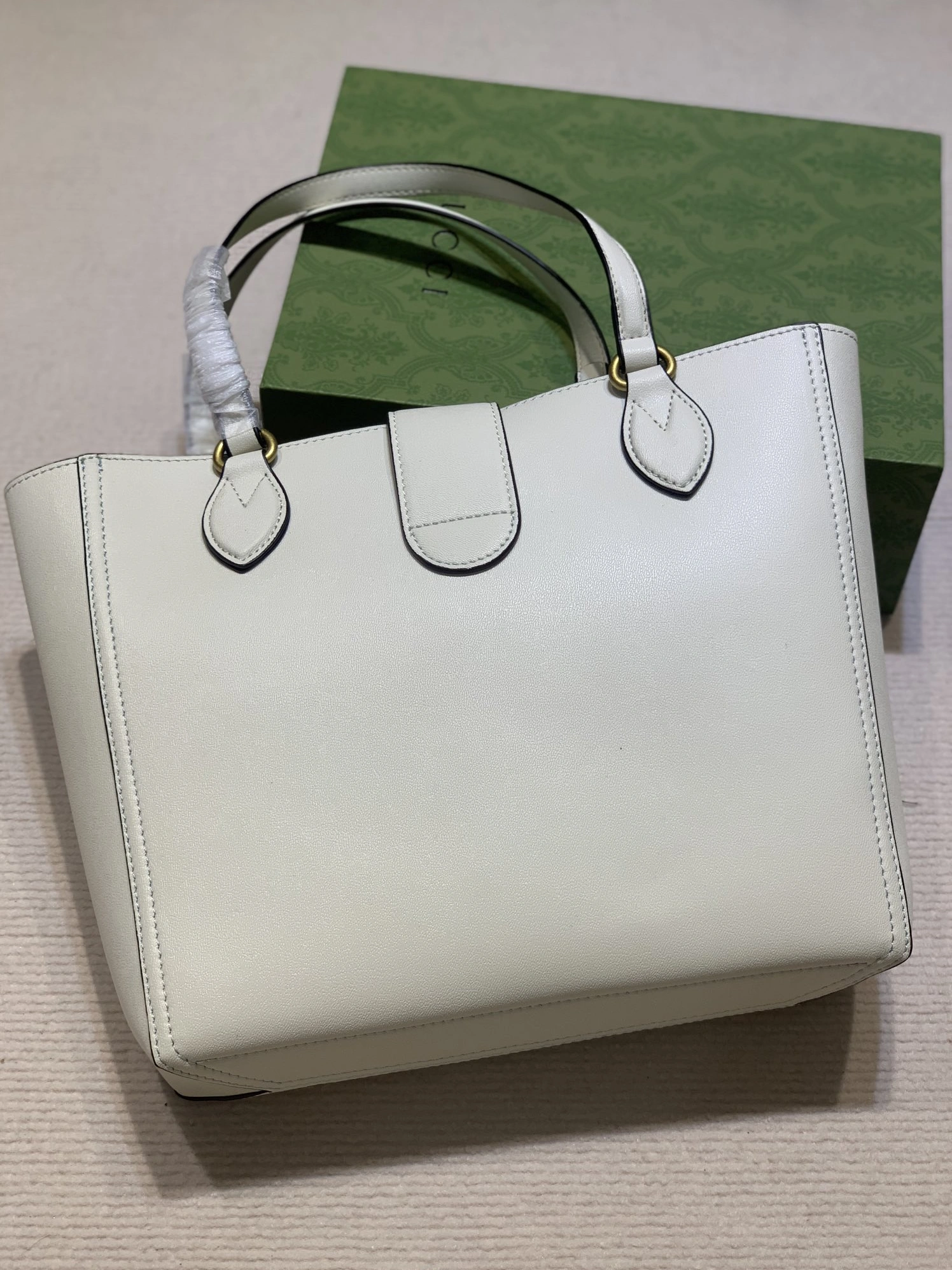 Sleek 6657 Gucci AAA Quality Handbags For Women