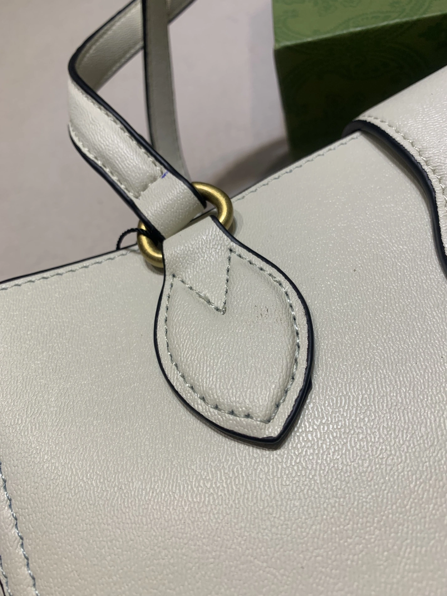 Sleek 6657 Gucci AAA Quality Handbags For Women