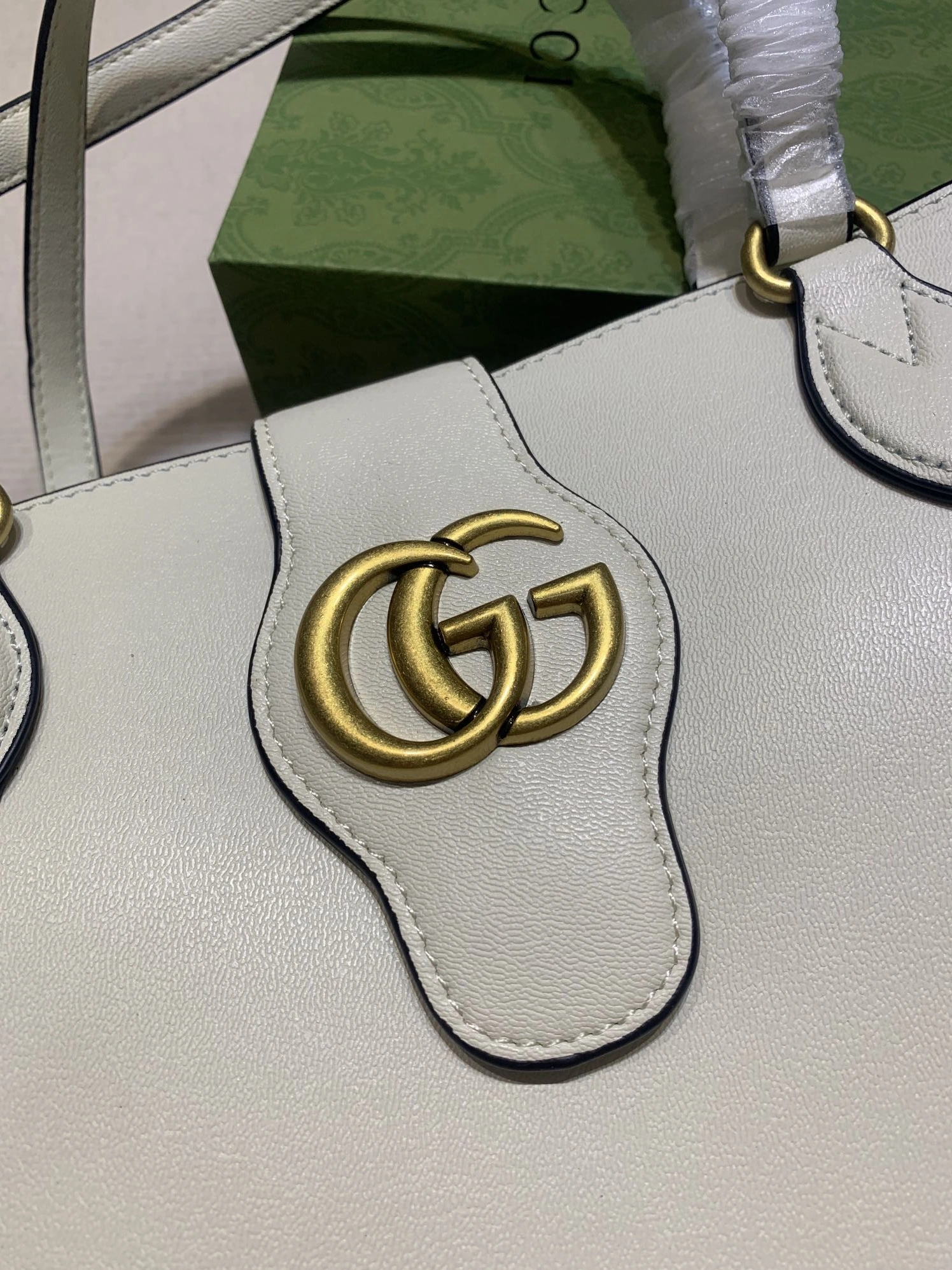 Sleek 6657 Gucci AAA Quality Handbags For Women
