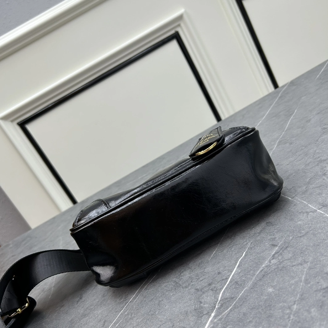 Sleek 6707 Prada AAA Quality Messenger Bags For Women
