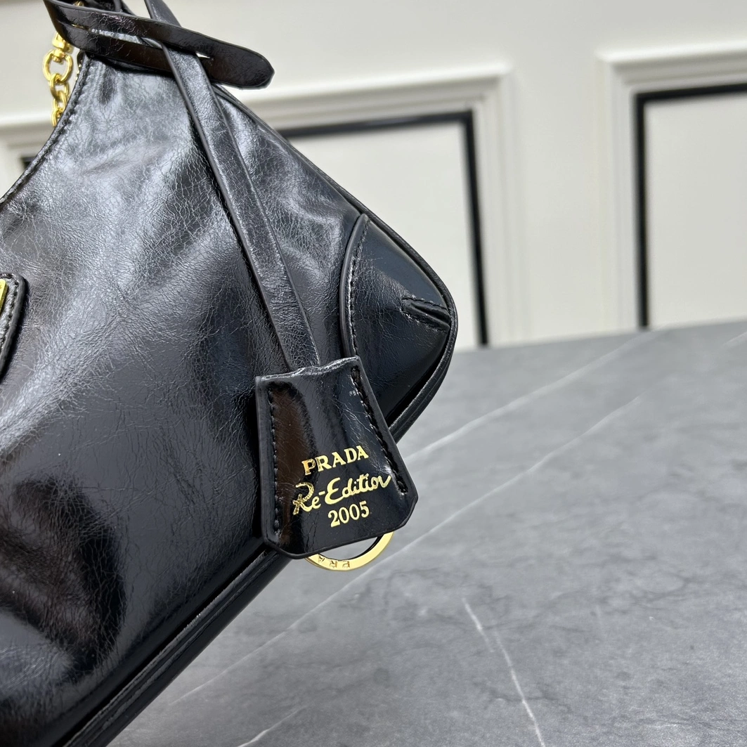 Sleek 6707 Prada AAA Quality Messenger Bags For Women