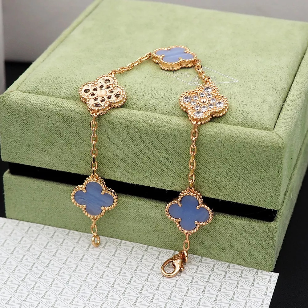 Sleek 6728 Van Cleef & Arpels Bracelets For Women