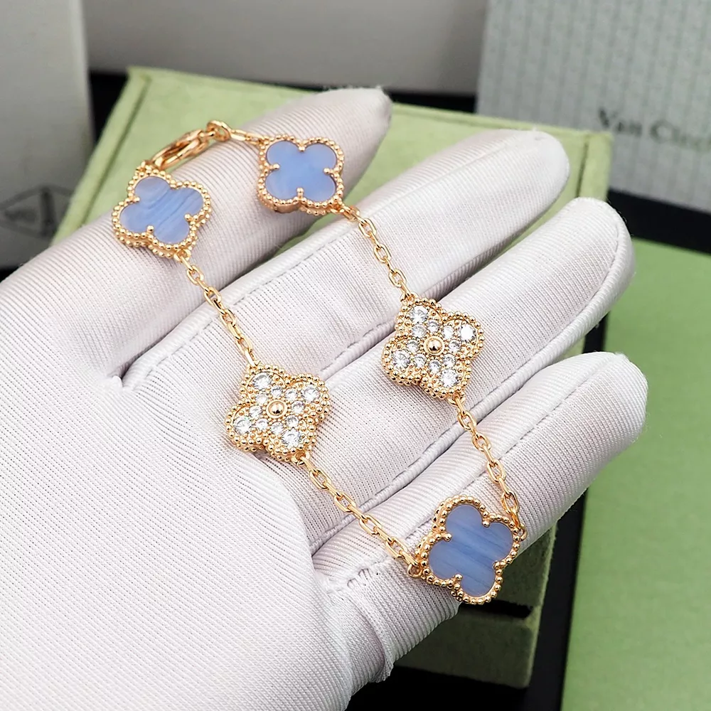 Sleek 6728 Van Cleef & Arpels Bracelets For Women