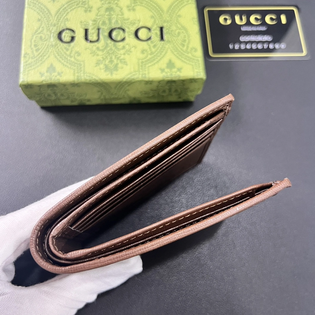 Sleek 6732 Gucci Wallets