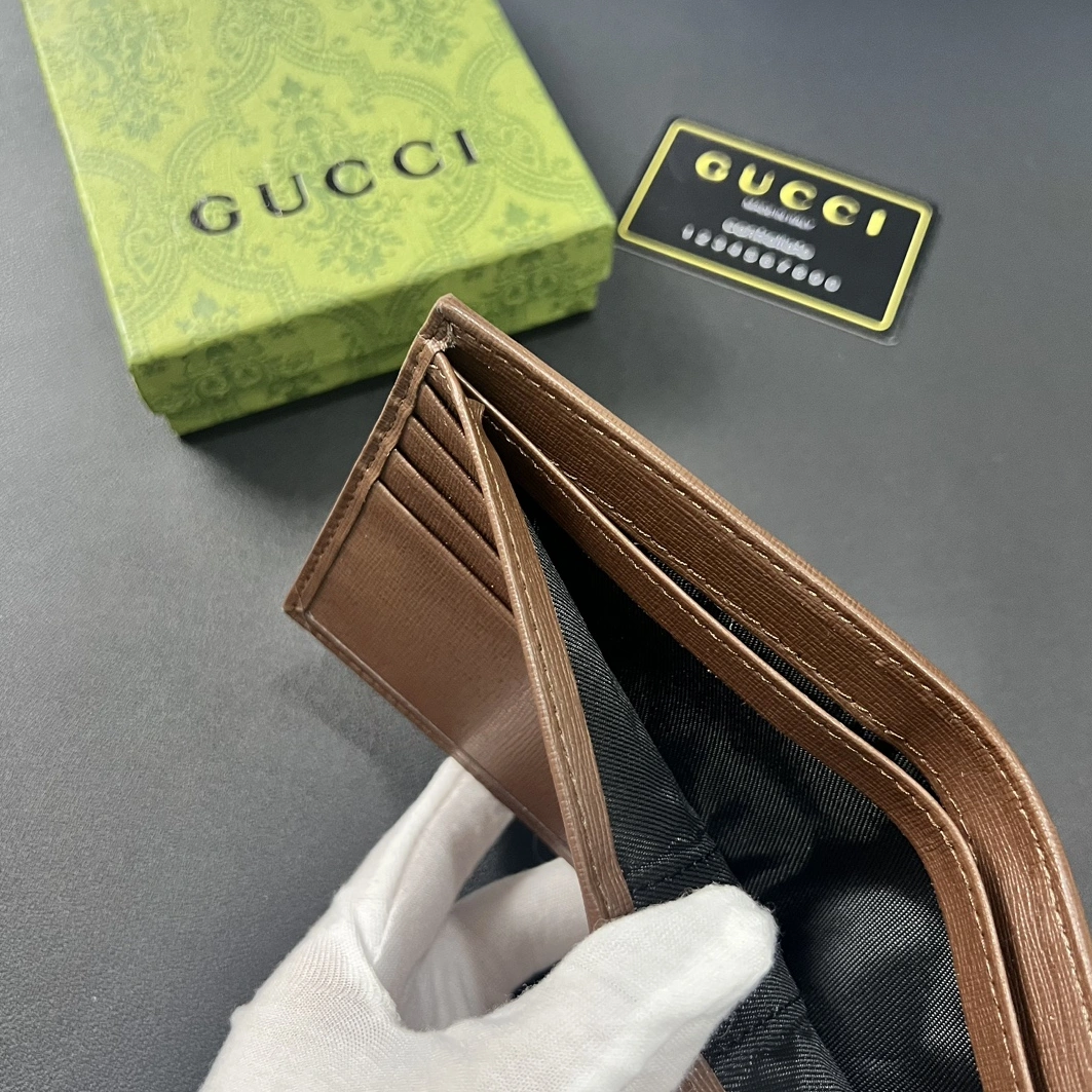 Sleek 6732 Gucci Wallets