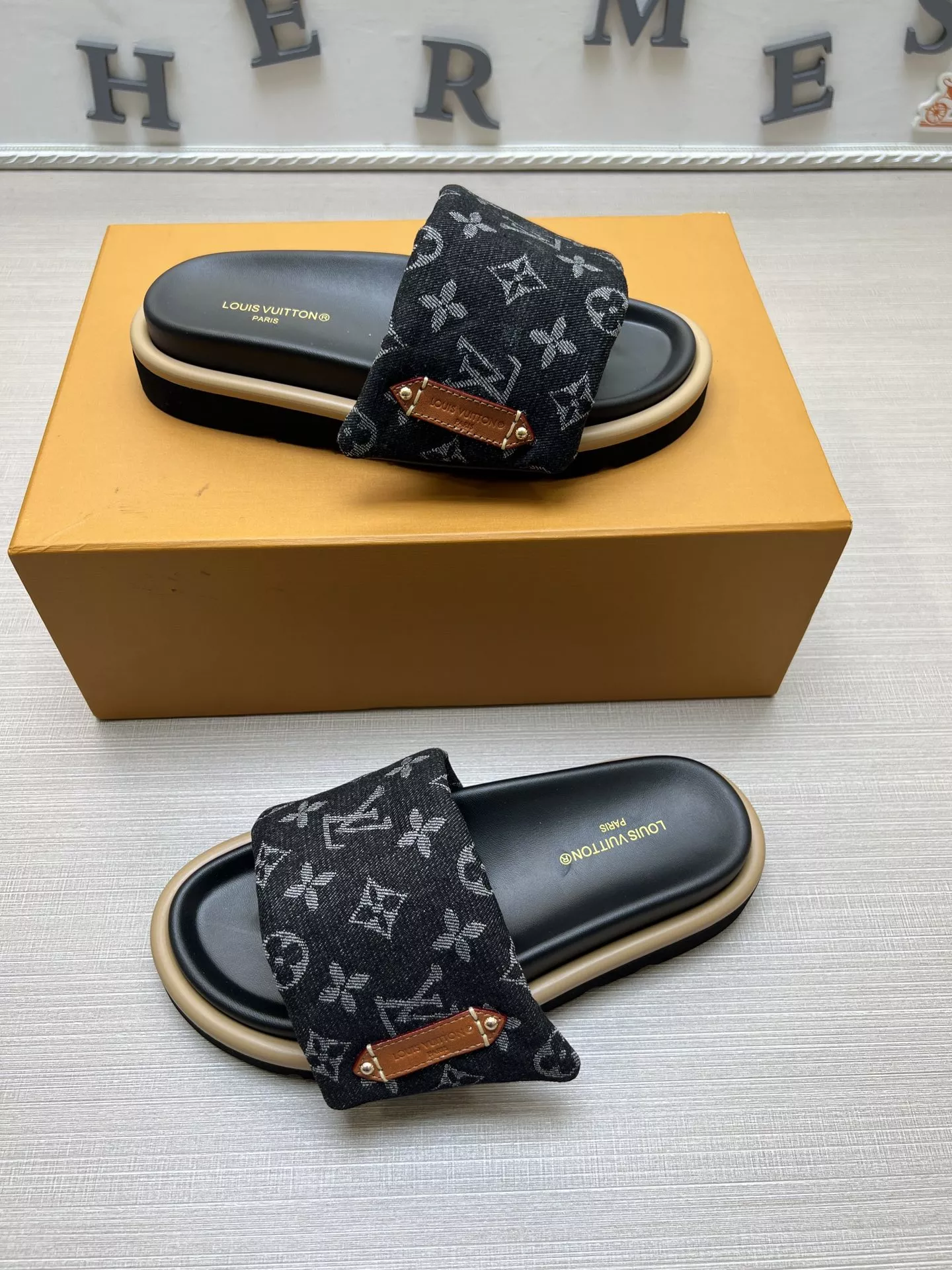 Sleek 6834 Louis Vuitton Slippers For Women