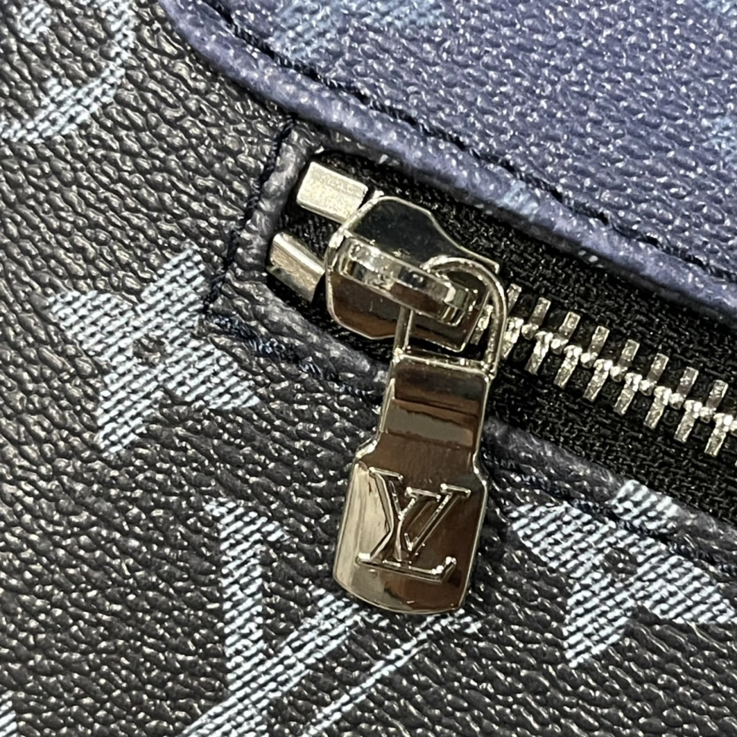 Sleek 6991 Louis Vuitton AAA Man Messenger Bags